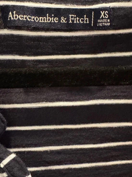 Abercrombie & Fitch Navy and White Striped Long-Sleeve V-Neck Top - Picture 3 of 4